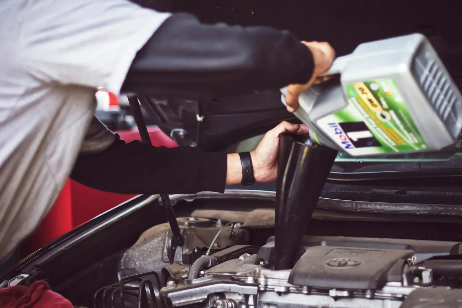 Which Dashboard Warning Lights Fail an Ontario Safety Inspection?